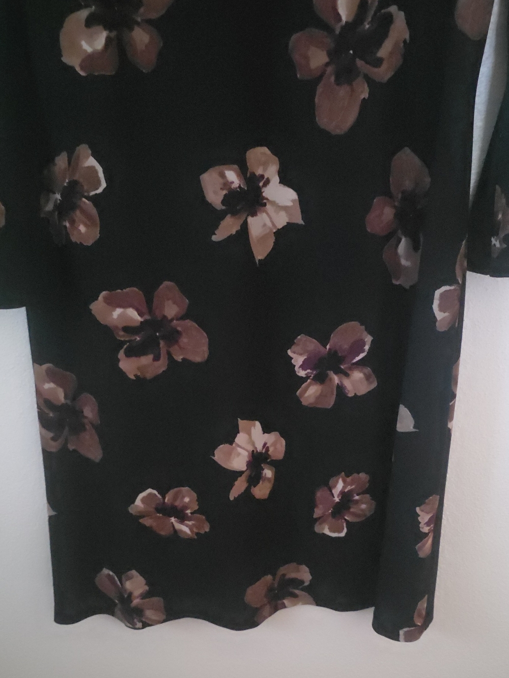 Tommy Hilfiger Black Floral Shift Dress With Bell Sleeves - Picture 4 of 11